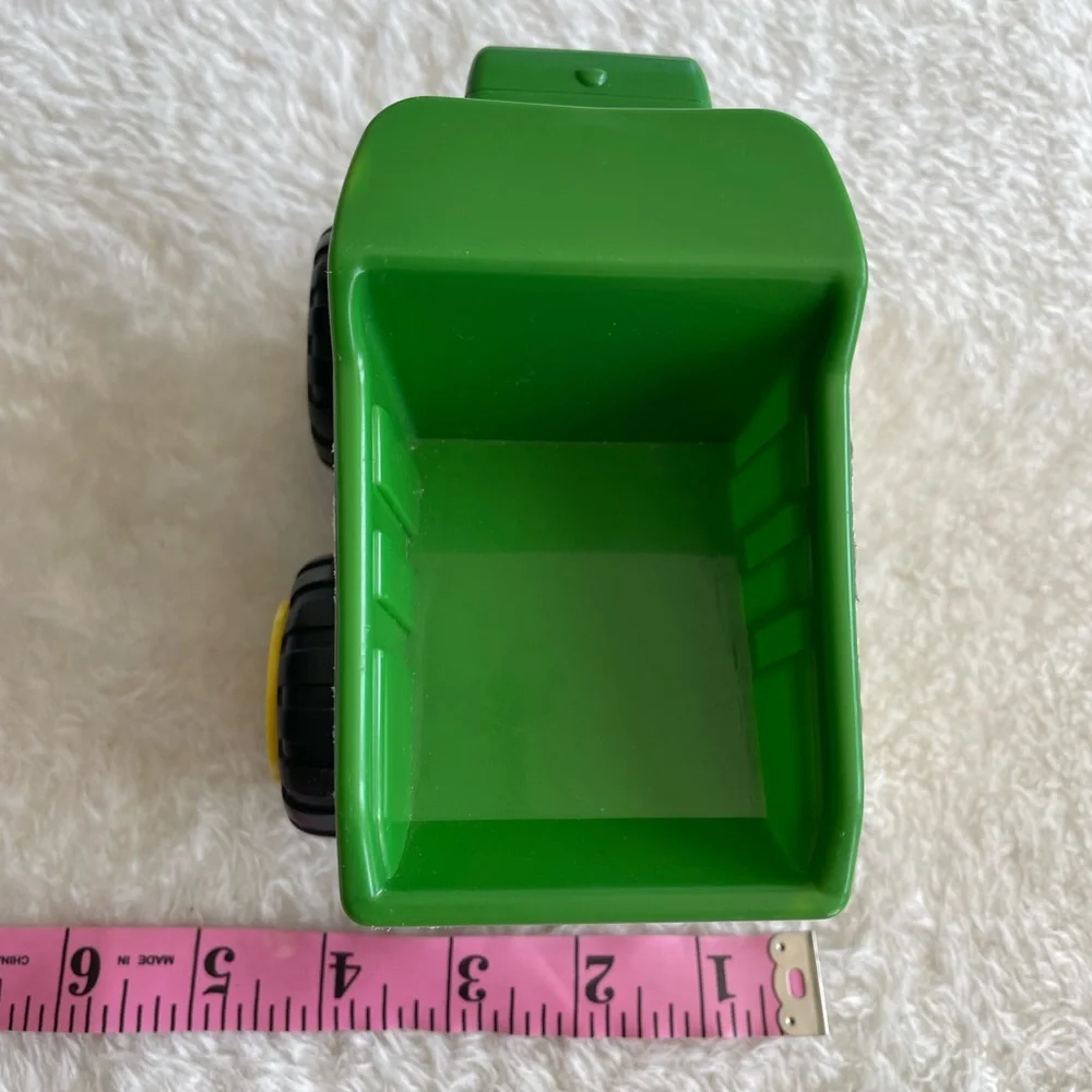 John Deere 4” X 6” Dump Truck